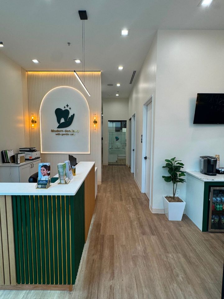 LeesPike Dental reception desk